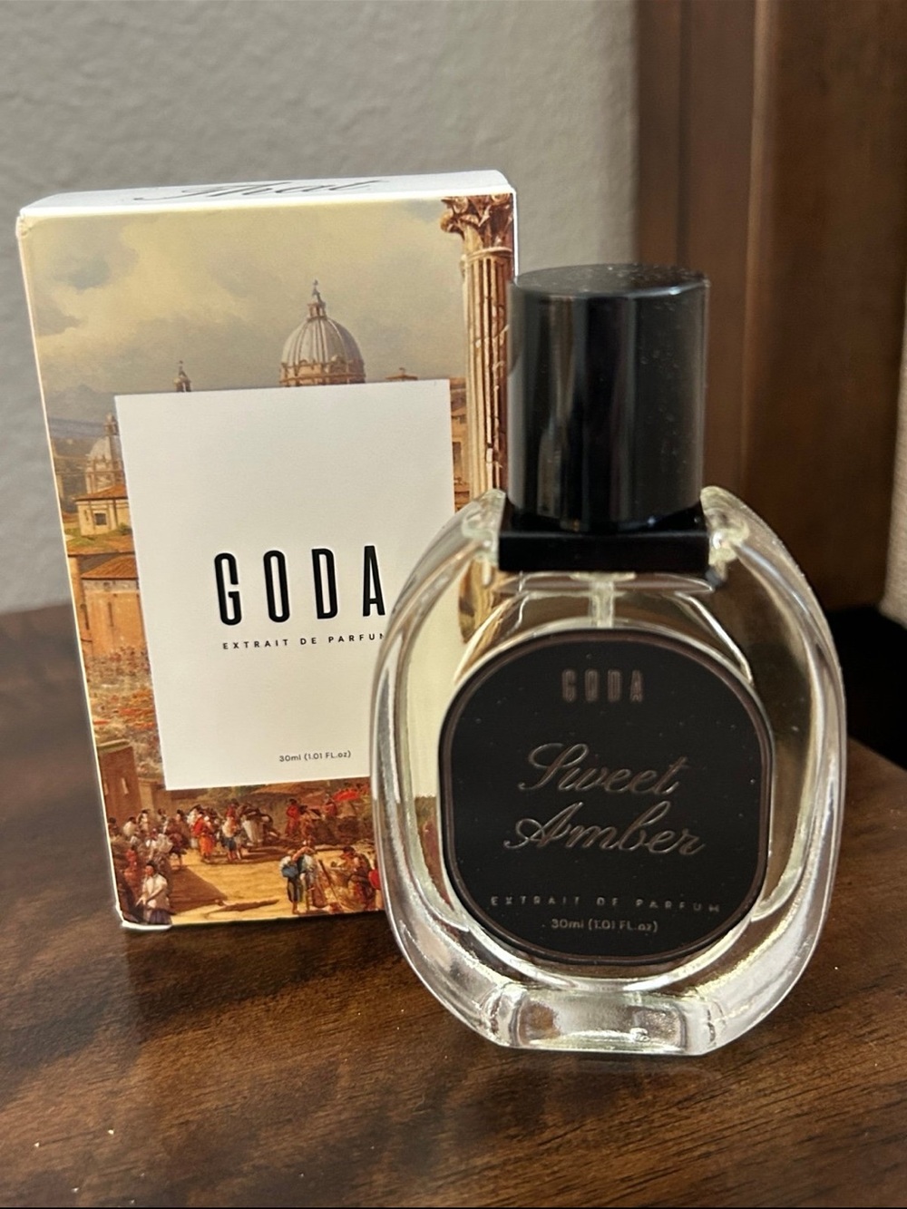 Goda Sweet Amber Perfume - Black & Clear Bottle